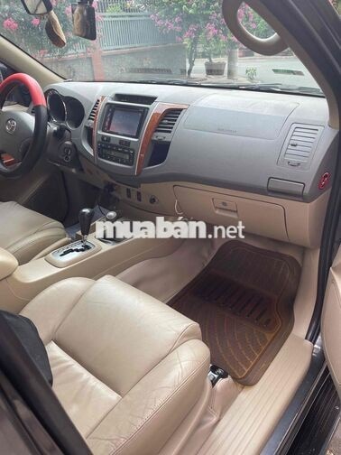 Toyota Fortuner 2010 2 cầu Xám ghế da