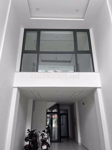 Chính chủ cho thuê 500m2 1trệt 3 lầu + sân thượng MT âu cơ (thang máy)
