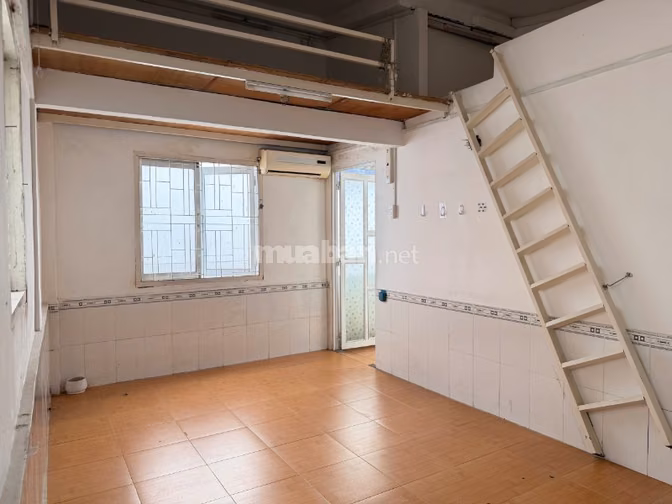 Cho thuê căn hộ lầu 2, 372/2B đường Cách Mạng Tháng 8, Quận 3, 100m2