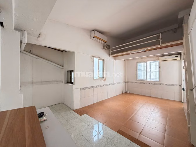 Cho thuê căn hộ lầu 2, 372/2B đường Cách Mạng Tháng 8, Quận 3, 100m2