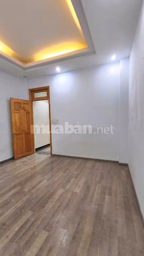 Cho thuê nhà MT Bàu Cát 2, tân Bình. Dt 4x14- Đúc 3 Lầu,st NHÀ MỚI