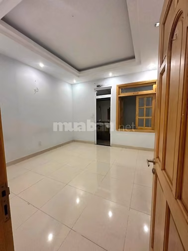 Cho thuê nhà MT Bàu Cát 2, tân Bình. Dt 4x14- Đúc 3 Lầu,st NHÀ MỚI