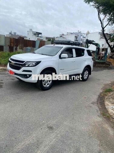 Chevrolet Colorado Trắng Tự động may dầu