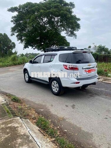 Chevrolet Colorado Trắng Tự động may dầu