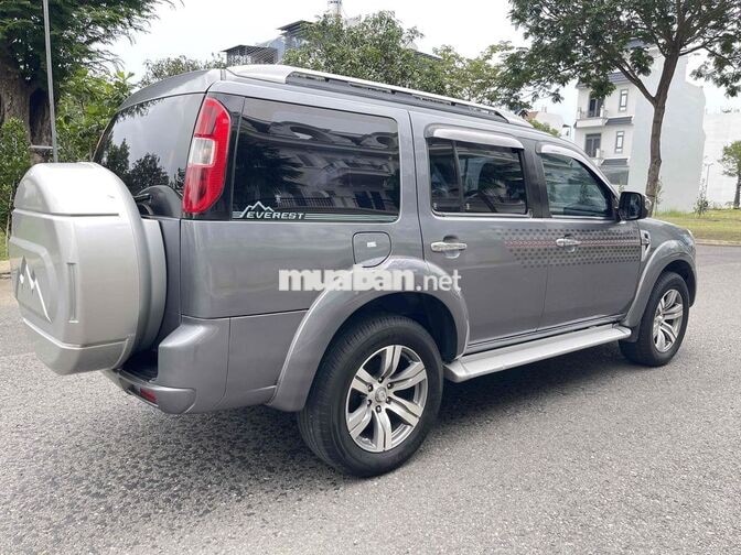 Ford Everest 2011 Xám Tự động. máy dầu 7 chổ.
