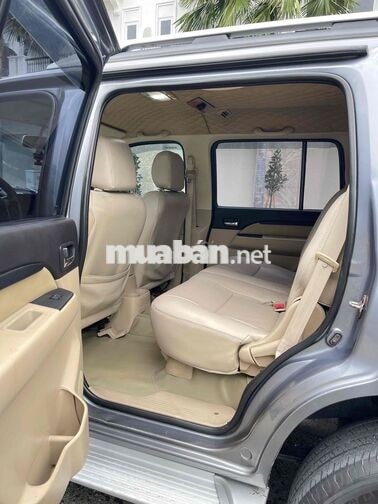 Ford Everest 2011 Xám Tự động. máy dầu 7 chổ.