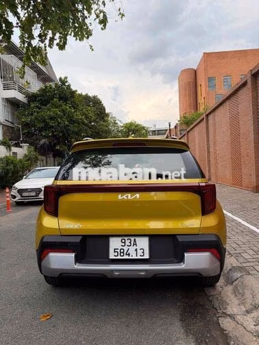 KIA SONET 1.5 LUXURY 2025 Vàng 8.000 km