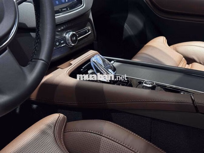 Volvo XC90 Plug-in Hybrid 7 chỗ Xám - Giao Ngay