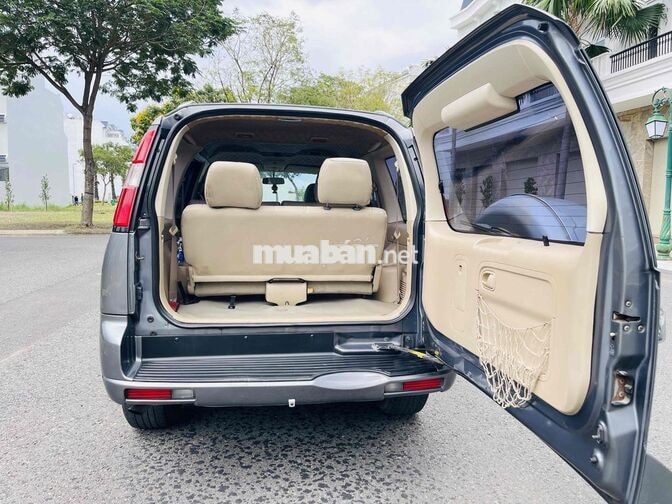Ford Everest 2011 Xám Tự động. máy dầu 7 chổ.