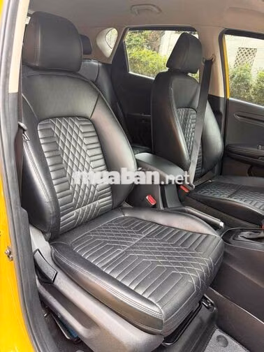 KIA SONET 1.5 LUXURY 2025 Vàng 8.000 km