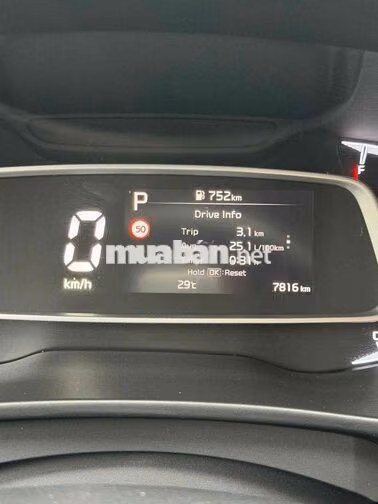 KIA SONET 1.5 LUXURY 2025 Vàng 8.000 km