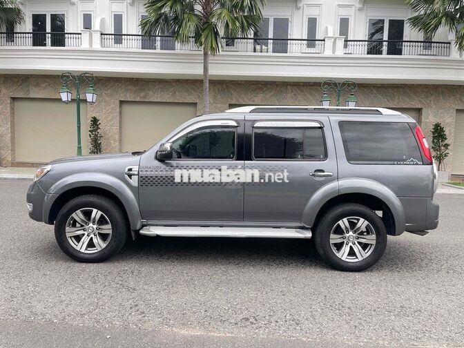 Ford Everest 2011 Xám Tự động. máy dầu 7 chổ.