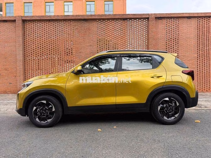 KIA SONET 1.5 LUXURY 2025 Vàng 8.000 km