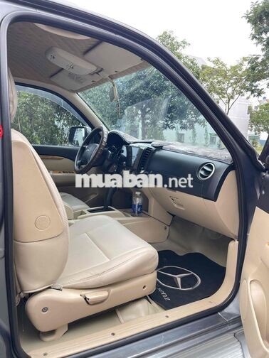 Ford Everest 2011 Xám Tự động. máy dầu 7 chổ.
