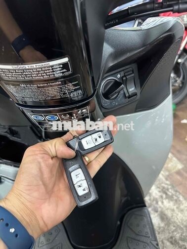 GÓP 0 LS-Sh Mode 125 ABS 2024 Xám xi măng 5.705 km