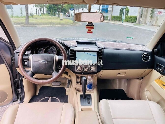 Ford Everest 2011 Xám Tự động. máy dầu 7 chổ.