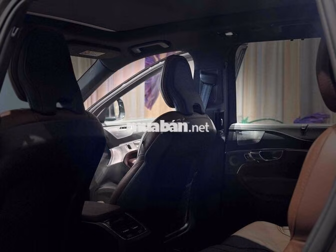Volvo XC90 Plug-in Hybrid 7 chỗ Xám - Giao Ngay