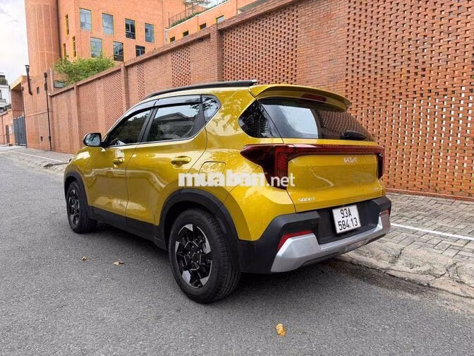 KIA SONET 1.5 LUXURY 2025 Vàng 8.000 km