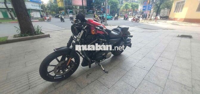 Harley-Davidson Iron 883 2020 Đen nhám, đỏ