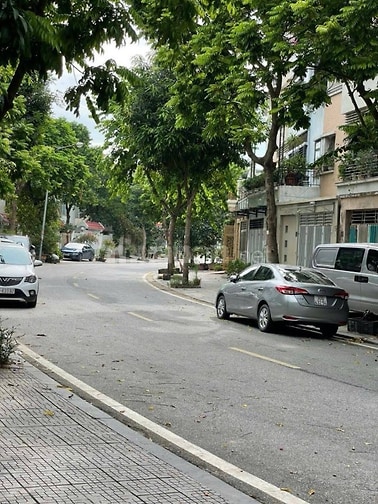 Bán biệt thự trong KĐT Định Công 150m2, 50 tỷ, mới đẹp, ở ngay.