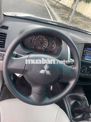 Mitsubishi Pajero Sport 2017 MT 4x2 Số sàn Trắng