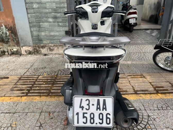 Honda SH 125 CBS Trắng