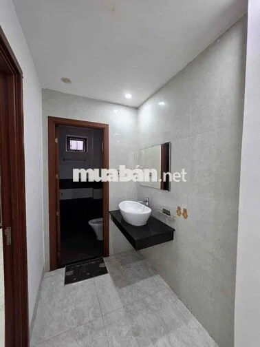 CHO THUÊ NHÀ 3 TẦNG – HOÀNG ĐÌNH ÁI, SÁT CHỢ HOÀ XUÂN