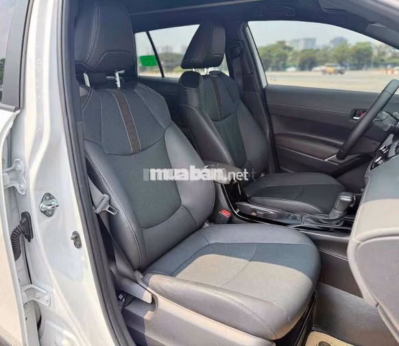 Toyota Corolla Cross HEV 2025 Trắng Hybrid