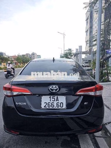 Toyota Vios E Số sàn 5 chỗ màu Đen