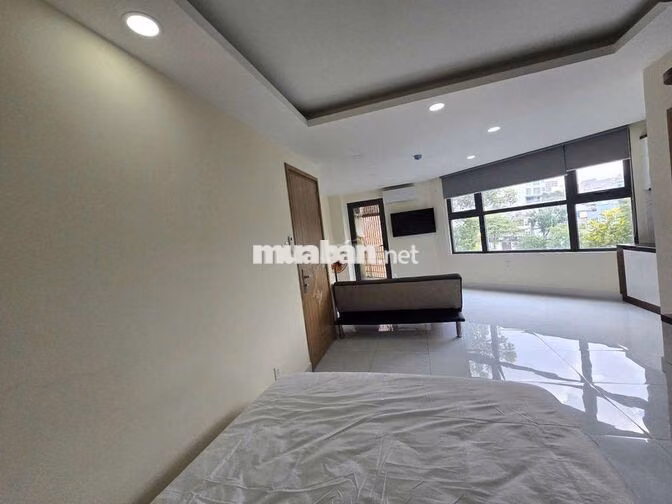 Cho thuê căn hộ studio 35m2 ban công - Hoàng Sa Q3, gần ĐH Sư Phạm