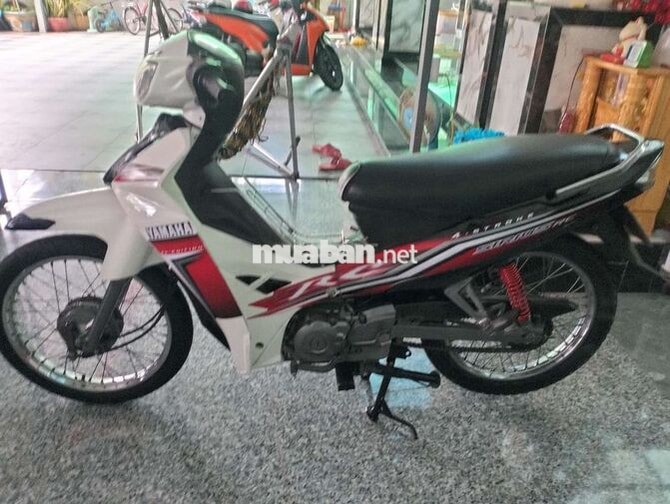 Yamaha Sirius RC Trắng đỏ Xe số