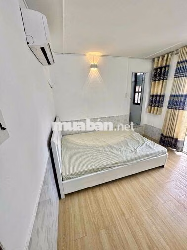 CHO THUÊ PHÒNG TRỌ BAN CÔNG + TÁCH BẾP FULL NỘI THẤT – KDC TRUNG SƠN