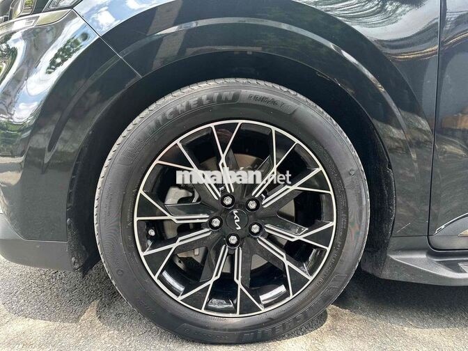 Kia Carnival Signature 2023 Đen 70000 km