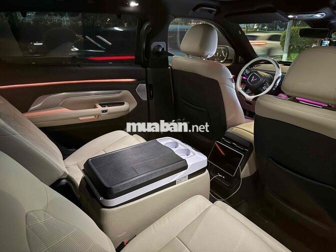 VinFast VF 9 Plus 2023 Trắng xe chính chủ như mới