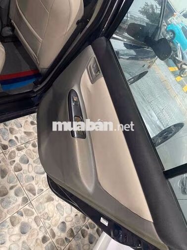 Toyota Corolla Altis Xanh đậm 5 chỗ