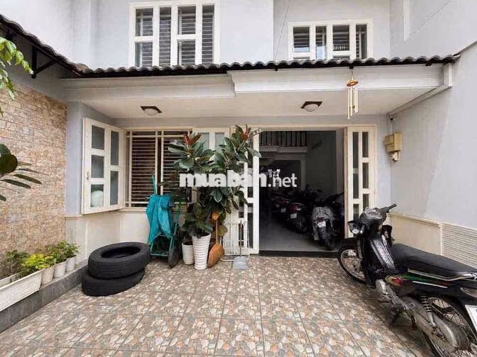 Nhà mặt tiền, xe hơi đậu, Tân Bình