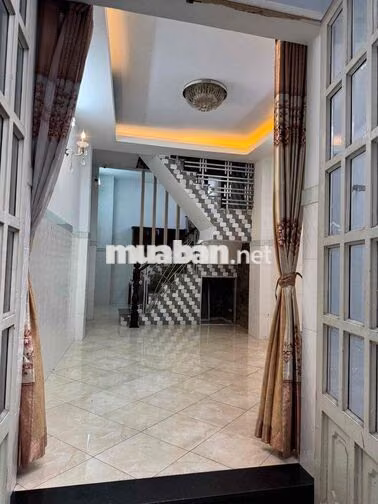 Cho thuê NC nhà đẹp cách vài m hẻm xe hơi đường đất thánh tân bình