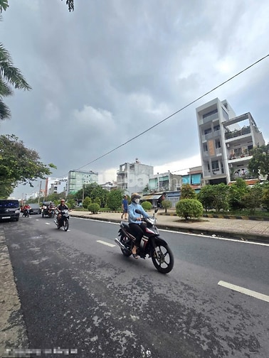 Cho thuê Toà nhà MT Hiền Vương- Tân Phú.Dt 4x20- Đúc 6 tầng- THANG MÁY