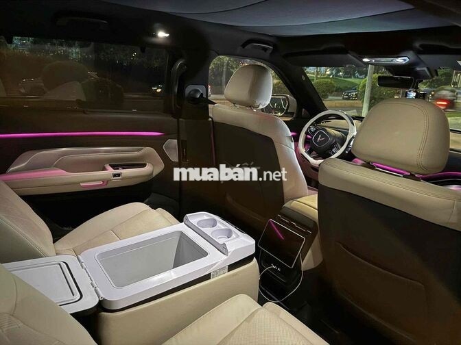 VinFast VF 9 Plus 2023 Trắng xe chính chủ như mới