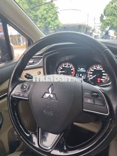 Mitsubishi Xpander Bạc Tự động