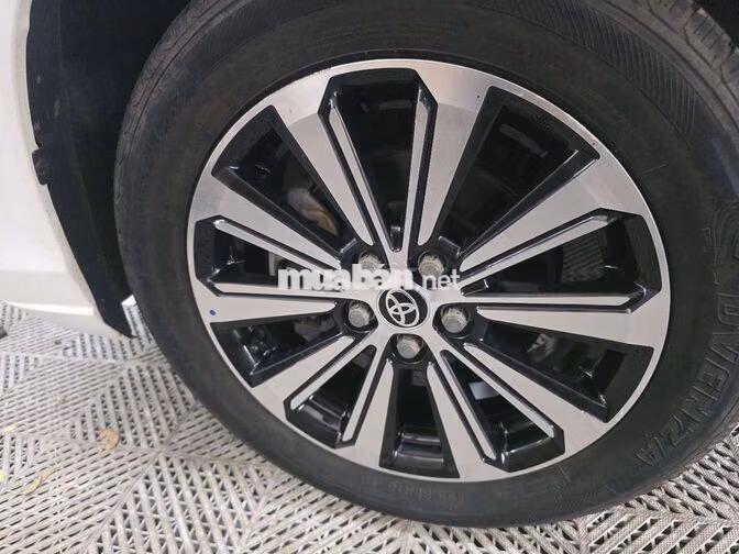 Toyota Avanza Trắng Tự động 2022