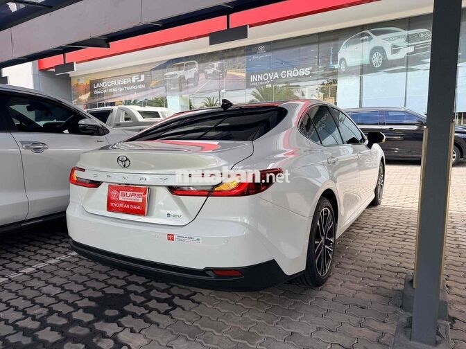 Toyota Camry 2.5 HEV TOP 2026 1.100km CHÍNH HÃNG