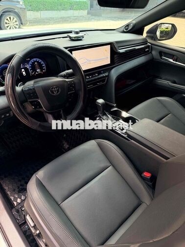Toyota Camry 2.5 HEV TOP 2026 1.100km CHÍNH HÃNG