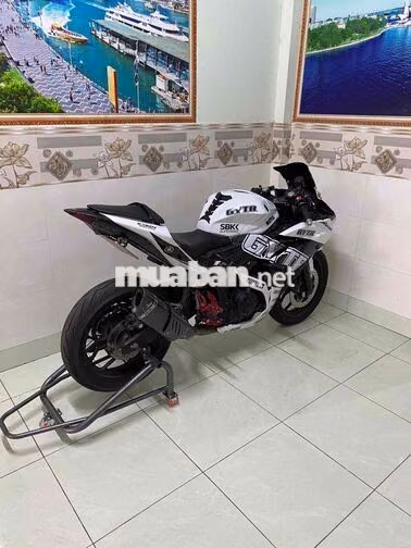 Yamaha R25