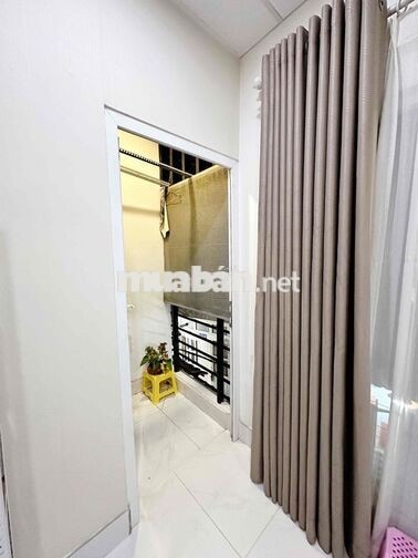4tr full nội thất y hình ,phạm thế hiện Q8,fee xe,giờ giấc tự do