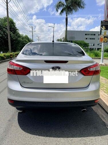 Ford Focus 2.0L AT Titanium  full xe zin đẹp
