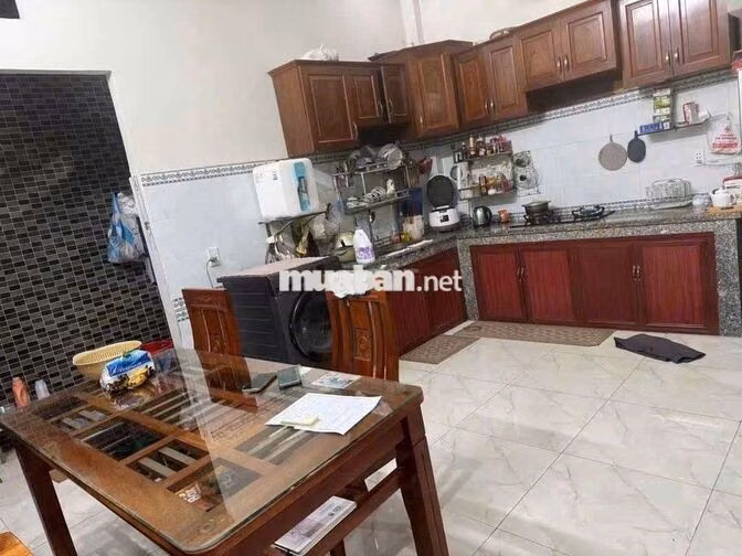 Cho thuê nhà Lầu Trệt gần ngã tư Chiêu liêu Dĩ An