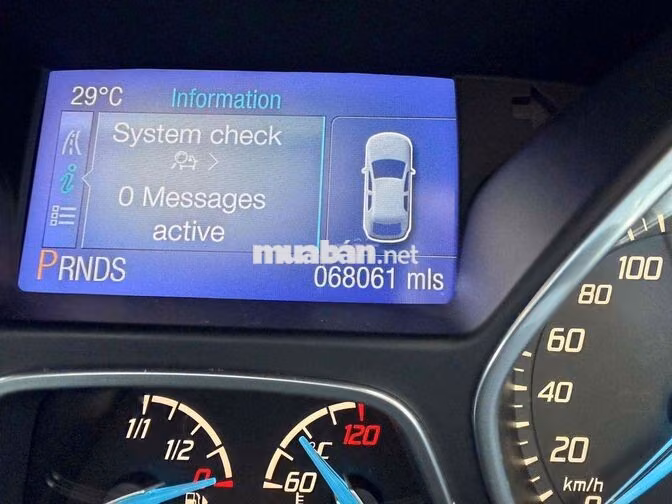 Ford Focus 2.0L AT Titanium  full xe zin đẹp