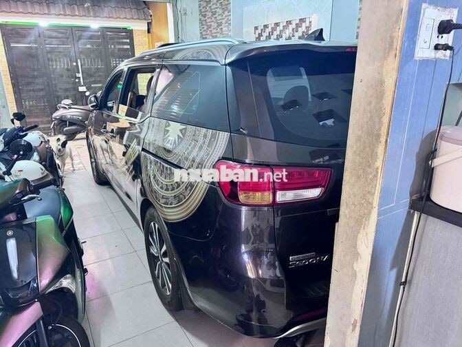 Kia Sedona Full dầu 2.2 2018 7 chỗ Nâu