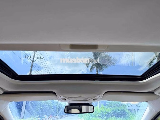 Ford Focus 2.0L AT Titanium  full xe zin đẹp